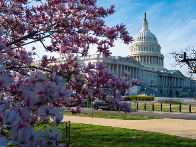 Side view of Congress