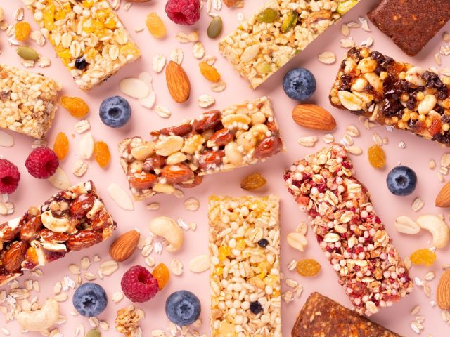 Granola bars and berries