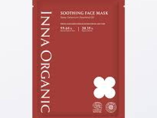 Red sachet of INNA ORGANIC soothing face mask with white four-petal logo