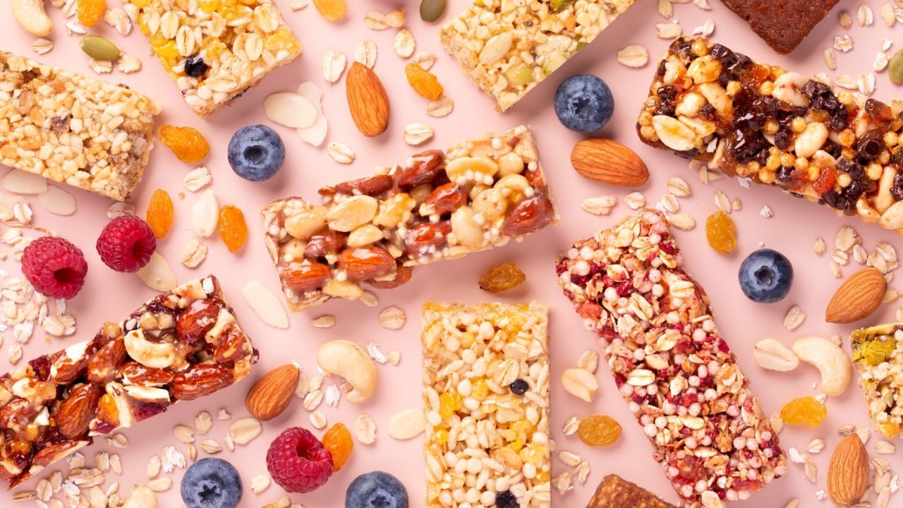 Granola bars and berries